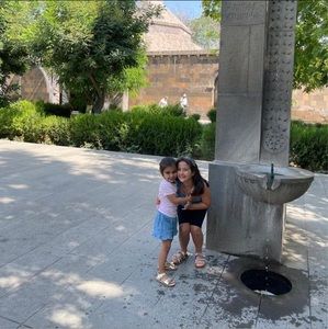 Meet your Posher, Ani